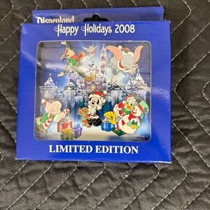 Disneyland Happy Holidays 2008 Limited Edition Pin Set
